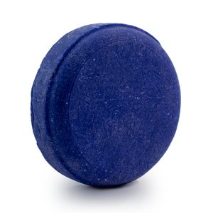 Our Blonde Bombshell Shampoo Bar offers a moisture rich toning effect. A purple shampoo that is perfect for daily use or when your hair need a little boost. This fresh ocean clean fragrance delicately combines notes of ocean mist and sea grass with agave nectar and coconut milk. Keep your best blonde as fresh and radiant as when you left the salon.