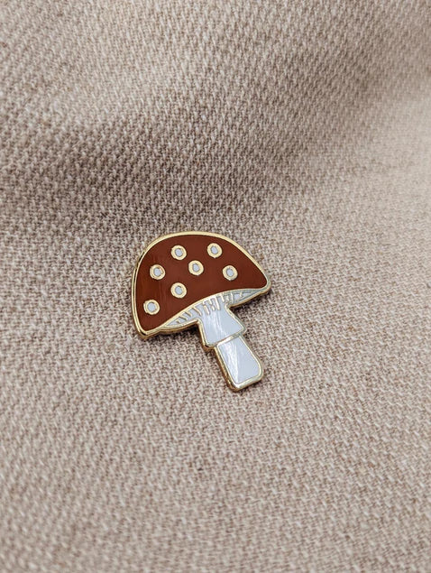 Mushroom / Enamel Pin - Mimi & August